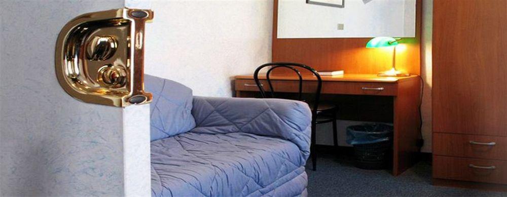 Hotel Adriano Торино Екстериор снимка