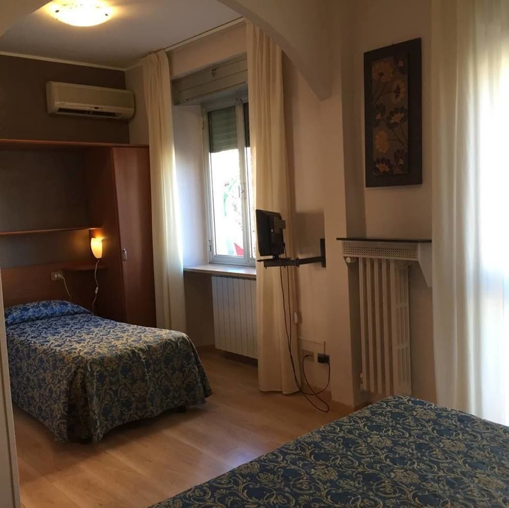Hotel Adriano Торино Екстериор снимка