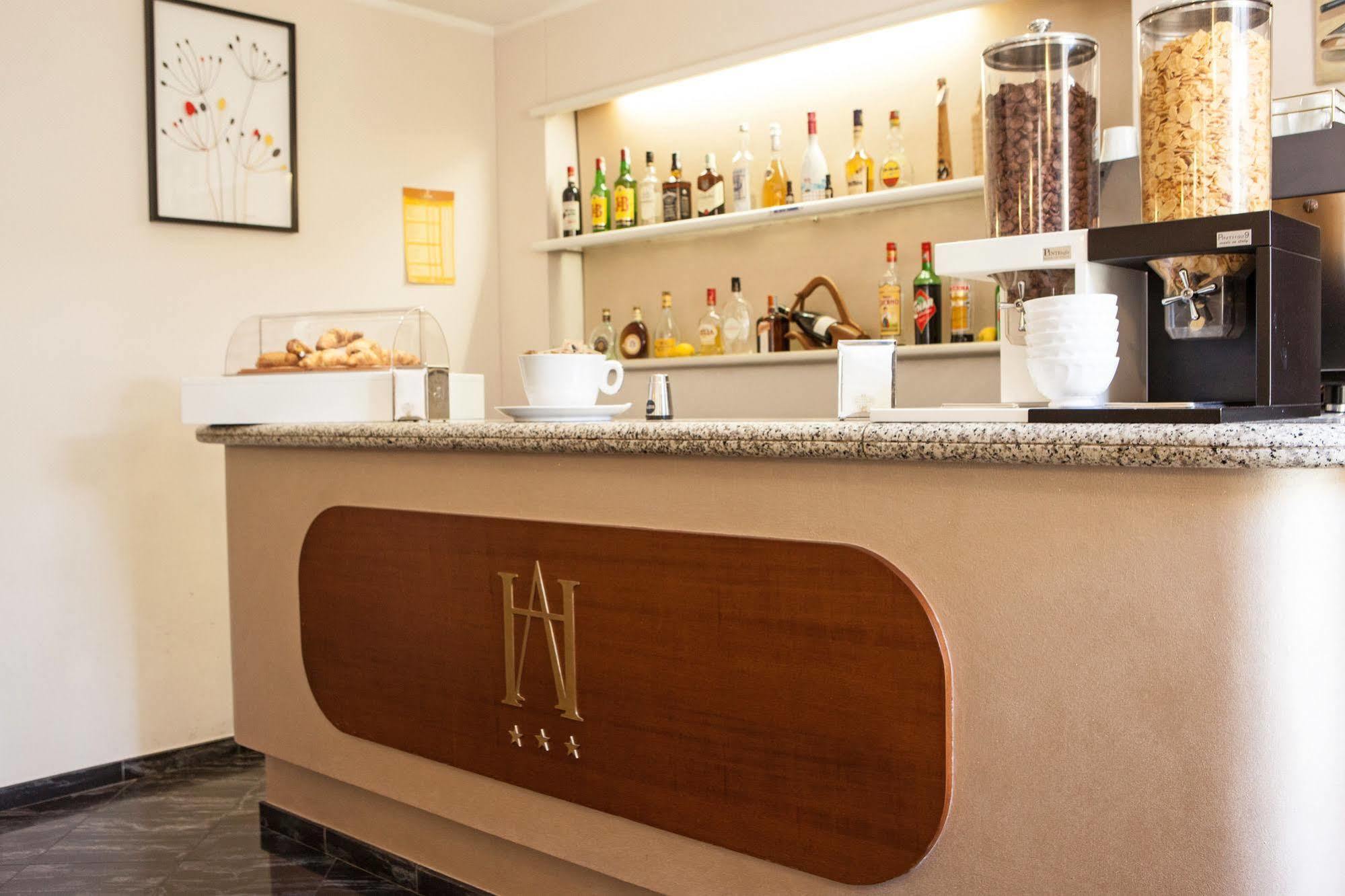 Hotel Adriano Торино Екстериор снимка