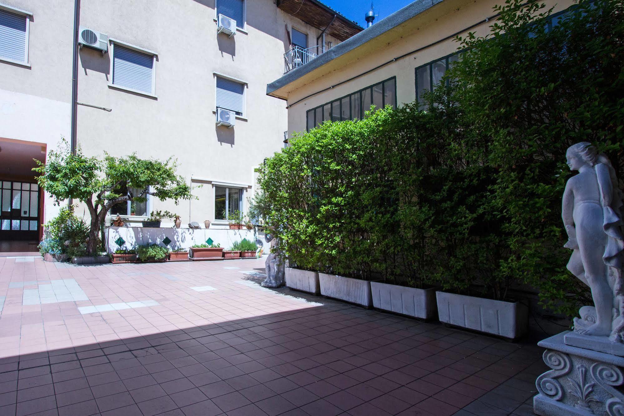 Hotel Adriano Торино Екстериор снимка